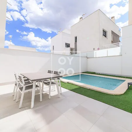 Villa Perla De Pilar - Private Pool And Rooftop Near - By Oyoostays Pilar de la Horadada